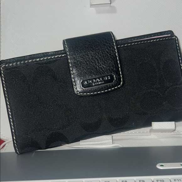 Coach Signature Black Wallet - Picture 1 of 16